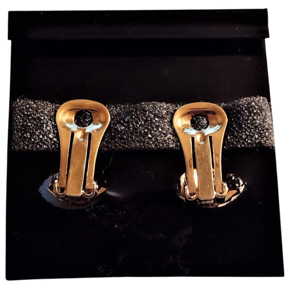 3/4' Rib Lined Half Hoop Clip On Earrings Vintage Polished Gold Tone Domed Curve - Picture 2 of 3